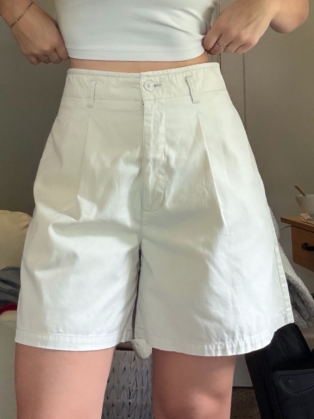 Vintage Eddie Bauer Cream 100% Cotton High-Waist Pleated Shorts